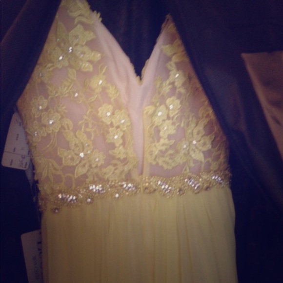 Yellow embroidered Jiovanni Prom Dress - Picture 1 of 3